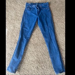 Gap True Skinny High Rise